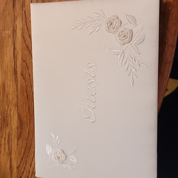 White satin flowered guest book 60 gilt pages NWT - Picture 4 of 6